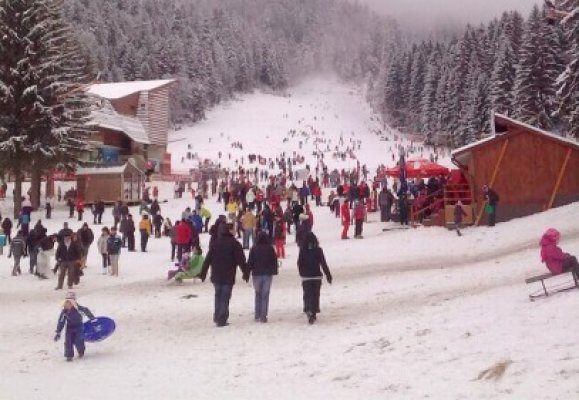 Toate pârtiile din Poiana Braşov vor fi deschise de miercuri